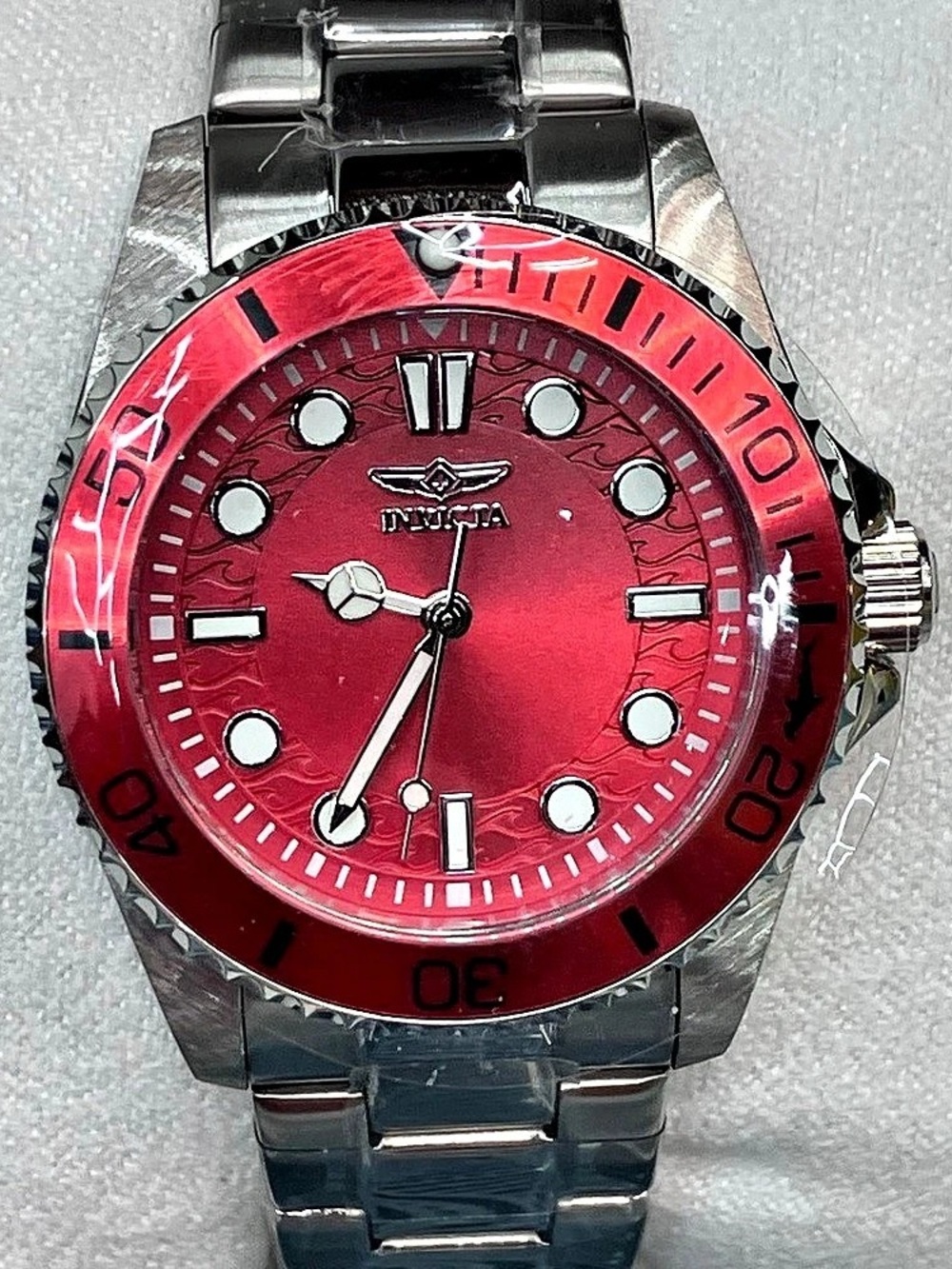Women’s Invicta Pro Diver Watch 50950 | Red Gradient Dial | New in Box